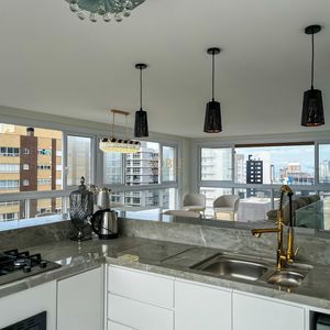 Cobertura com 270m², 3 dormitórios, 3 suítes, 2 vagas no Di milano em Torres para Comprar