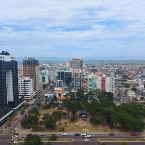 Apartamento com 102m², 3 dormitórios, 1 suíte, 2 vagas no Maui Residencial em Torres para Comprar