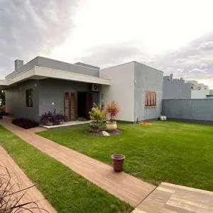 Casa com 148m², 3 dormitórios, 1 suíte, 2 vagas no bairro Morada das Palmeiras em Torres para Comprar