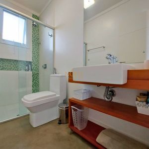 Casa com 210m², 3 dormitórios, 3 suítes, 2 vagas no Ocean Side em Torres para Comprar