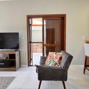 Casa com 95m², 2 dormitórios, 1 suíte, 2 vagas no bairro Praia Azul em Passo de Torres para Comprar