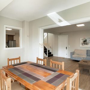 Duplex com 330m², 4 dormitórios, 1 suíte, 2 vagas no Marimar em Torres para Comprar