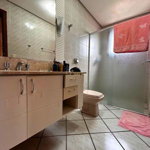 Apartamento com 277m², 4 dormitórios, 2 suítes, 2 vagas no Torre de La Cité em Torres para Comprar