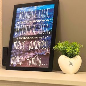 Apartamento com 71m², 2 dormitórios, 1 suíte, 2 vagas no Residencial DI Capri em Torres para Comprar