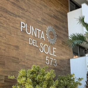 Apartamento com 98m², 2 dormitórios, 2 suítes, 2 vagas no Punta Del Sole em Torres para Comprar