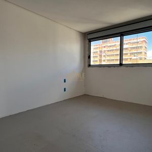 Apartamento com 196m², 3 dormitórios, 3 suítes, 3 vagas no Vanguard em Torres para Comprar