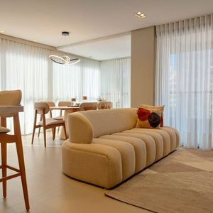 Apartamento com 118m², 3 dormitórios, 3 suítes, 2 vagas no Freedom em Torres para Comprar