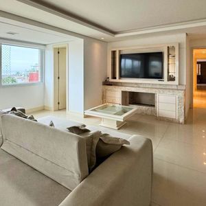 Apartamento com 197m², 3 dormitórios, 3 suítes, 2 vagas no Maranello em Torres para Comprar