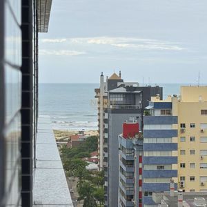 Apartamento com 53m², 1 dormitório, 1 suíte, 1 vaga no Punta Del Sole em Torres para Comprar