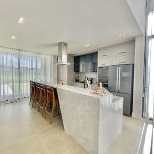 Casa de Condomínio com 215m², 3 dormitórios, 3 suítes, 2 vagas no Reserva das Águas em Torres para Comprar