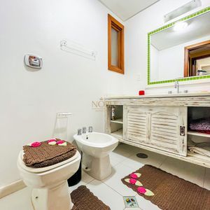 Apartamento com 111m², 3 dormitórios, 1 suíte, 2 vagas no Ilha de Saint Martin em Torres para Comprar