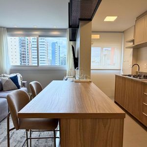 Apartamento com 52m², 1 dormitório, 1 suíte, 1 vaga no Punta Del Sole em Torres para Comprar