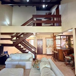 Casa com 193m², 3 dormitórios, 1 suíte, 3 vagas no bairro Praia Grande em Torres para Comprar