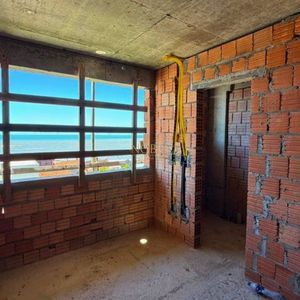 Apartamento com 146m², 3 dormitórios, 3 suítes, 3 vagas no Rambla Del Mar em Torres para Comprar