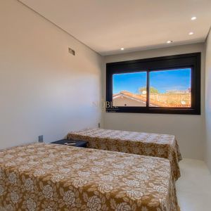 Apartamento com 110m², 3 dormitórios, 1 suíte, 2 vagas no Roca em Torres para Comprar