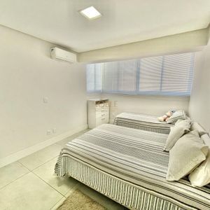 Cobertura com 280m², 4 dormitórios, 4 suítes, 2 vagas no Alvorada em Torres para Comprar