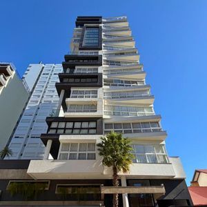 Apartamento com 107m², 2 dormitórios, 2 suítes, 2 vagas no Ibiza em Torres para Comprar