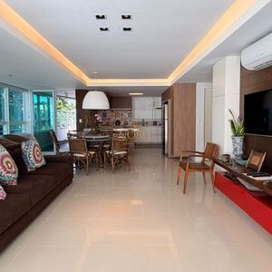 Apartamento com 203m², 3 dormitórios, 3 suítes, 2 vagas no Costa Azzurra em Torres para Comprar