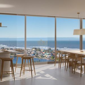 Cobertura, 4 dormitórios, 4 suítes, 2 vagas no Legend em Torres para Comprar