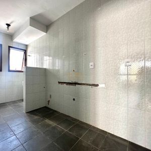 Apartamento com 61m², 2 dormitórios, 1 suíte, 1 vaga no Plaza Mayor em Torres para Comprar