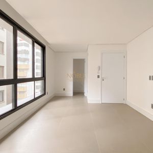 Apartamento com 77m², 2 dormitórios, 2 suítes, 1 vaga no Praça Quatro em Torres para Comprar