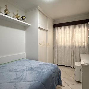 Casa com 252m², 5 dormitórios, 1 suíte, 2 vagas no bairro Centro em Torres para Comprar
