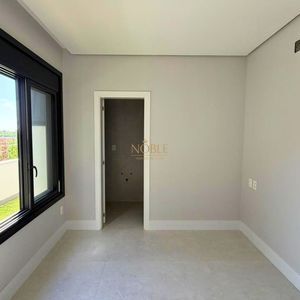 Casa com 335m², 4 dormitórios, 4 suítes, 2 vagas no Reserva das Águas em Torres para Comprar