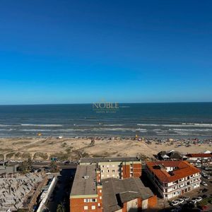 Apartamento com 240m², 4 dormitórios, 4 suítes, 3 vagas no Blue Diamond em Torres para Comprar