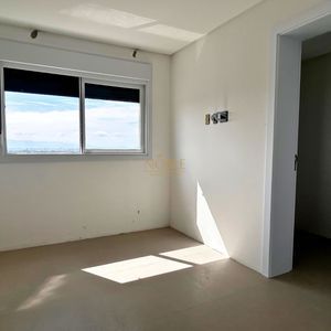 Apartamento com 121m², 3 dormitórios, 3 suítes, 1 vaga no Punta Del Sole em Torres para Comprar