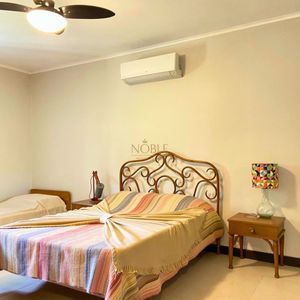 Casa com 518m², 5 dormitórios, 2 suítes, 2 vagas no bairro Praia Grande em Torres para Comprar