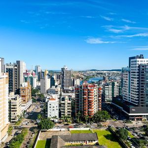 Apartamento com 110m², 3 dormitórios, 3 suítes, 2 vagas no Montalcino em Torres para Comprar