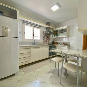 Apartamento com 110m², 3 dormitórios, 1 suíte, 2 vagas no Saint Germain em Torres para Comprar