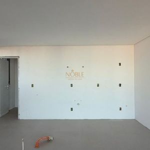 Apartamento com 200m², 3 dormitórios, 3 suítes, 3 vagas no Vanguard em Torres para Comprar