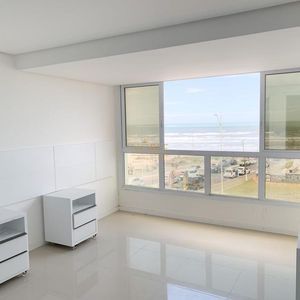 Cobertura com 110m², 2 dormitórios, 2 suítes, 1 vaga no Lumiere em Torres para Comprar