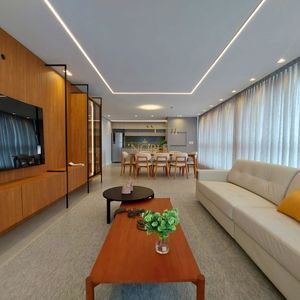 Apartamento com 108m², 3 dormitórios, 1 suíte, 2 vagas no Maui Residencial em Torres para Comprar