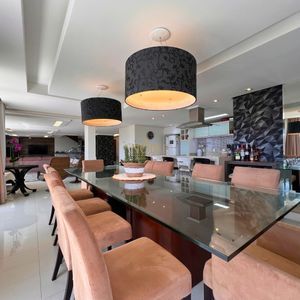 Cobertura com 471m², 4 dormitórios, 4 suítes, 6 vagas no Punta del Mare em Torres para Comprar