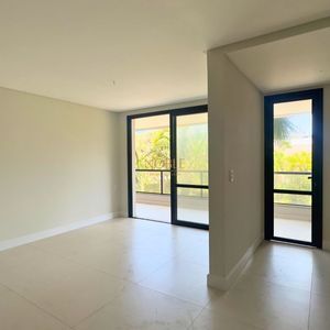 Apartamento com 106m², 3 dormitórios, 1 suíte, 2 vagas no Casa do Sol em Torres para Comprar