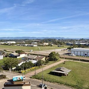 Apartamento com 59m², 2 dormitórios, 1 suíte, 1 vaga no Residencial Jardim Europa em Torres para Comprar