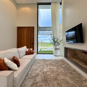 Casa de Condomínio com 201m², 3 dormitórios, 3 suítes, 3 vagas no Reserva das Águas em Torres para Comprar