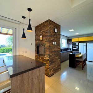 Casa de Condomínio com 187m², 3 dormitórios, 1 suíte, 4 vagas no Reserva das Águas em Torres para Comprar