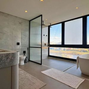 Casa de Condomínio com 476m², 5 dormitórios, 5 suítes, 2 vagas no Ocean Side em Torres para Comprar