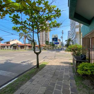 Apartamento com 55m², 1 dormitório, 1 vaga no San Remo em Torres para Comprar