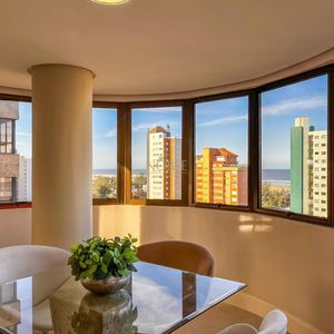 Apartamento com 212m², 3 dormitórios, 3 suítes, 2 vagas no L'essence em Torres para Comprar