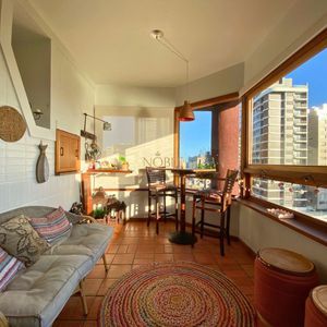 Apartamento com 102m², 2 dormitórios, 1 suíte, 1 vaga no La Tour em Torres para Comprar