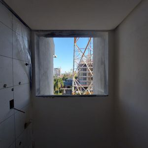 Apartamento com 31m², 1 dormitório, 1 vaga no Majestic Residencial em Torres para Comprar