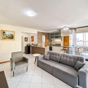 Apartamento com 92m², 2 dormitórios, 1 suíte, 1 vaga no Solar da Praça em Torres para Comprar