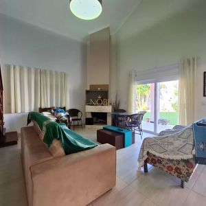 Casa, 5 dormitórios, 1 suíte, 3 vagas no bairro Praia Paraíso em Torres para Comprar