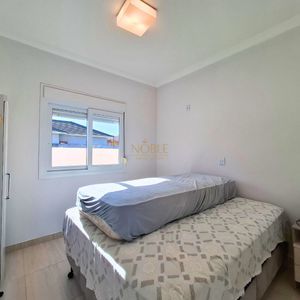 Casa, 5 dormitórios, 1 suíte, 3 vagas no bairro Praia Paraíso em Torres para Comprar