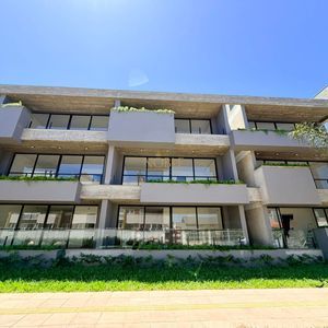 Apartamento com 52m², 1 dormitório, 1 suíte, 1 vaga no Florença em Torres para Comprar