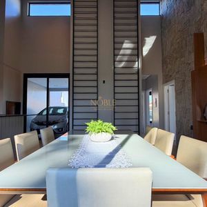 Casa com 180m², 3 dormitórios, 1 suíte, 2 vagas no bairro Praia da Cal em Torres para Comprar